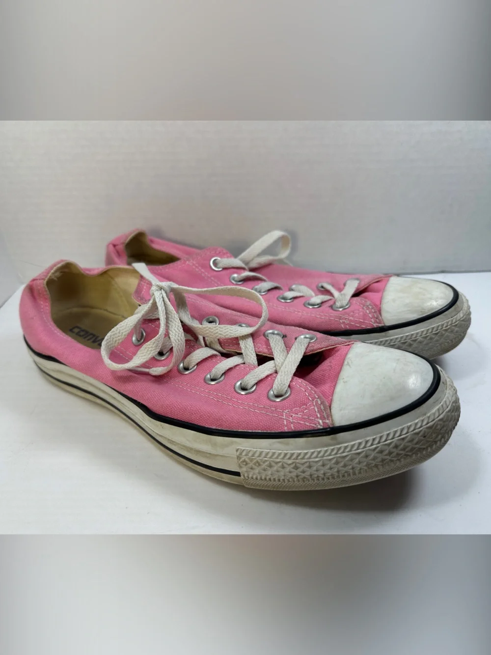 Converse Unisex Women’s 9 Shoes Pink Low-Top Canvas Sneakers